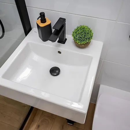 Wrzeciono 12 - Piekny Apartament Obok Szpitala Bielanskiego Oraz Awf, Bezplatna Strefa Parkowania - 400m Do Stacji Metra - Good 아파트