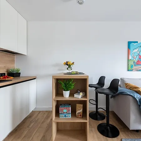 Wrzeciono 12 - Piekny Apartament Obok Szpitala Bielanskiego Oraz Awf, Bezplatna Strefa Parkowania - 400m Do Stacji Metra - Good * 바르샤바