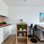Wrzeciono 12 - Piekny Apartament Obok Szpitala Bielanskiego Oraz Awf, Bezplatna Strefa Parkowania - 400m Do Stacji Metra - Good * ורשה