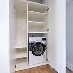 Wrzeciono 12 - Piekny Apartament Obok Szpitala Bielanskiego Oraz Awf, Bezplatna Strefa Parkowania - 400m Do Stacji Metra - Good דירה
