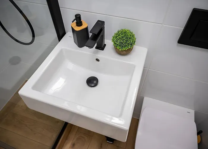 Good Apartments: Modern Near Bielański Hospital And Awf Apartment