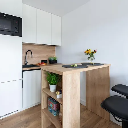 Wrzeciono 12 - Piekny Apartament Obok Szpitala Bielanskiego Oraz Awf, Bezplatna Strefa Parkowania - 400m Do Stacji Metra - Good ורשה